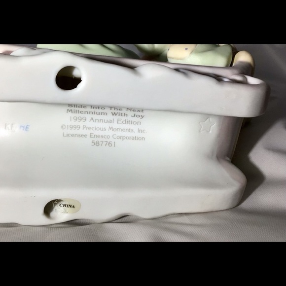 PRECIOUS MOMENTS “Slide into the...” sled figurine - Picture 15 of 16